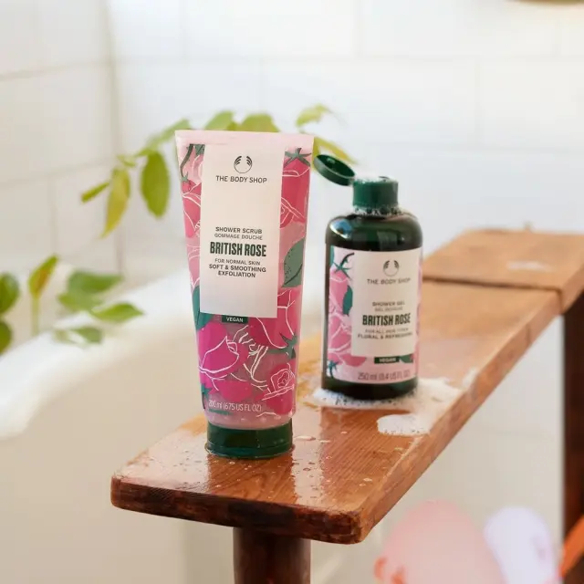 The Body Shop British Rose Shower Scurb 3
