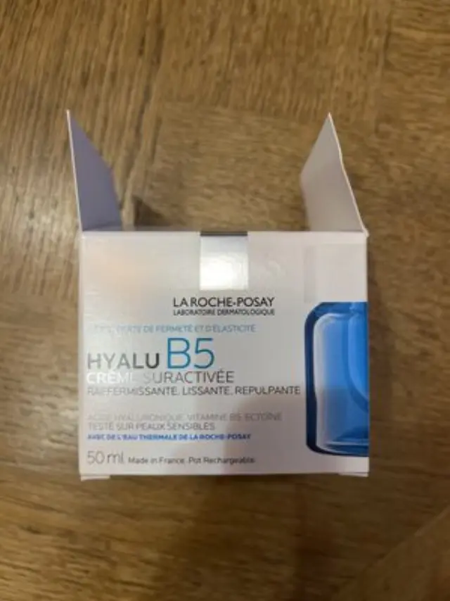 La Roche-Posay Hyalu B5 Suractivated Cream Αντιρυτιδική κρέμα για άμεση σύσφιξη και λείανση, επανόρθωση και αναπλήρωση με τη δύναμη 3 ισχυρών μορφών Υαλουρονικού οξέος, Βιταμίνης B5 και Εκτοΐνης 50ml