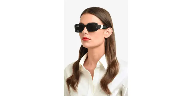 Carolina Herrera Γυναικεία Γυαλιά Ηλίου με Μαύρο Κοκκάλινο Σκελετό και Μαύρο Φακό HER 0187/S 80S/IR 3