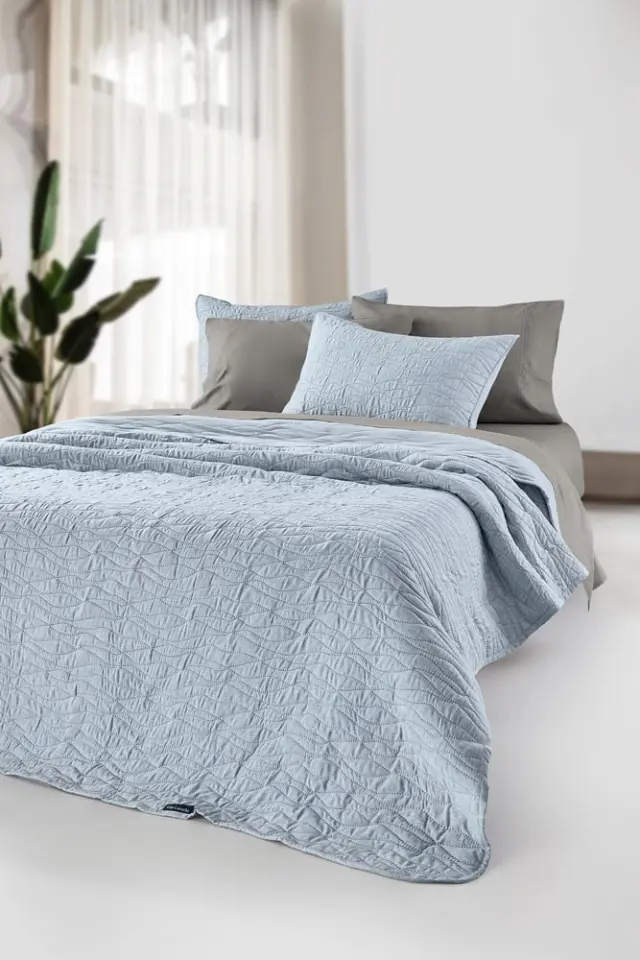 ΣΕΤ ΚΟΥΒΕΡΛΙ KING SIZE (250×240) ΜΕ ΜΑΞΙΛΑΡΟΘΗΚΗ (50×50) SHADOW BLUE GUY LAROCHE
