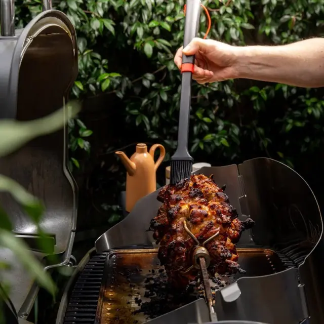 Σούβλα Rotisserie για τη Ψησταριά Q1200N - Weber 3