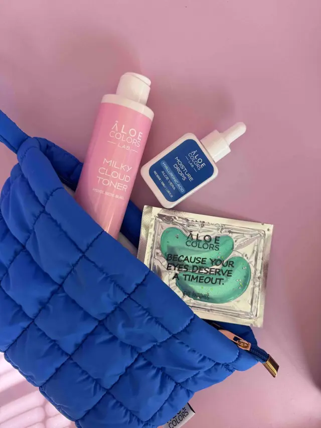 Aloe Colors Promo Moisture Skincare Bag Milky Cloud Toner 200ml, Moisture Drops Hyalouronic Acid Serum 50ml, Eye Patches 2 τεμ + Δώρο Νεσεσέρ 2