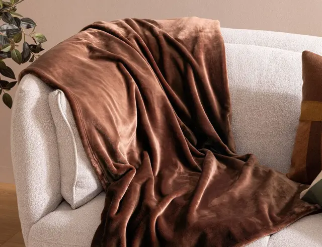 Κουβέρτα Cuddly Atmosphera με διαστάσεις 230x180cm - Brown 204414D
