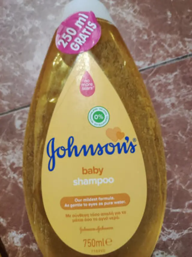 Johnson + Johnson Baby Shampoo Classic Χαμομήλι 750ml 2