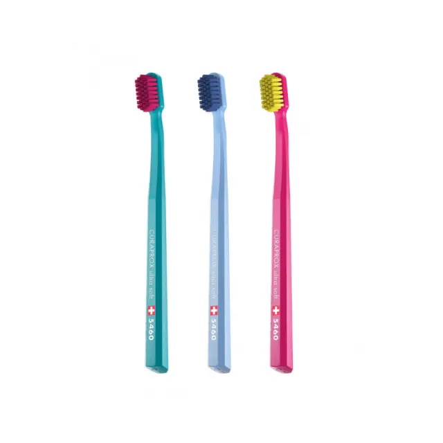Curaprox Οδοντόβουρτσα CS 5460 Family Pack 2+1 Δώρο 3