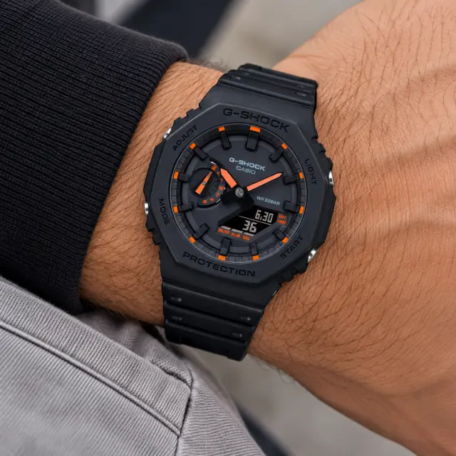 Ανδρικό Ρολόι Casio G-SHOCK 11-GA-2100-1A4ER Μαύρο με Πορτοκαλί Λεπτομέρειες 2