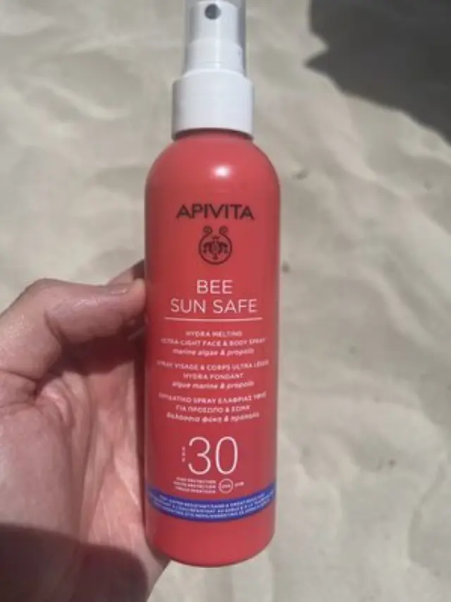 Apivita Bee Sun Safe Hydra Melting Ultra Light Face και Body Spray Ενυδατικό Αντιηλιακό Προσώπου Σώματος με Θαλάσσια Φύκη και Πρόπολη SPF30, 200ml
