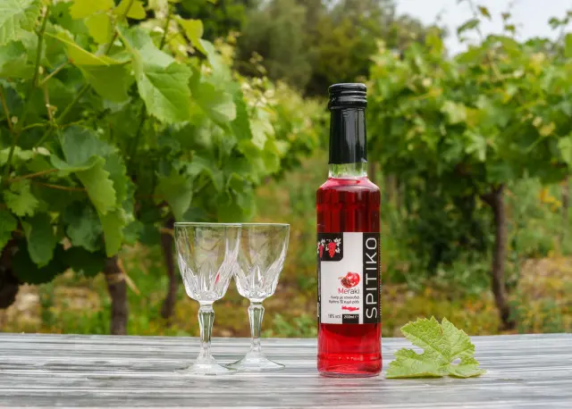Τσικουδιά Κρήτης με χυμό ρόδι 100ml 2