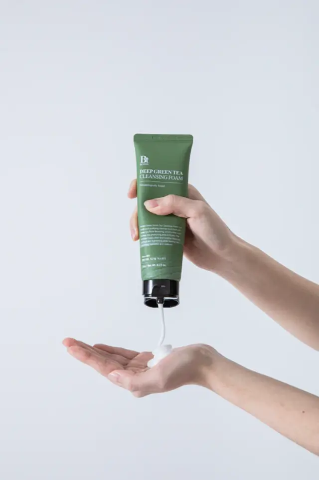 Benton Deep Green Tea Cleansing Foam ενυδατικός καθαριστικός αφρός με πράσινο τσάι 120gr 2
