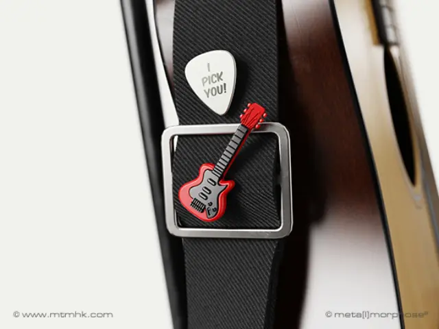 Metalmorphose Σετ 2 Καρφίτσες / 3D Metal Fashion Pins: Guitar & Plectrum 2