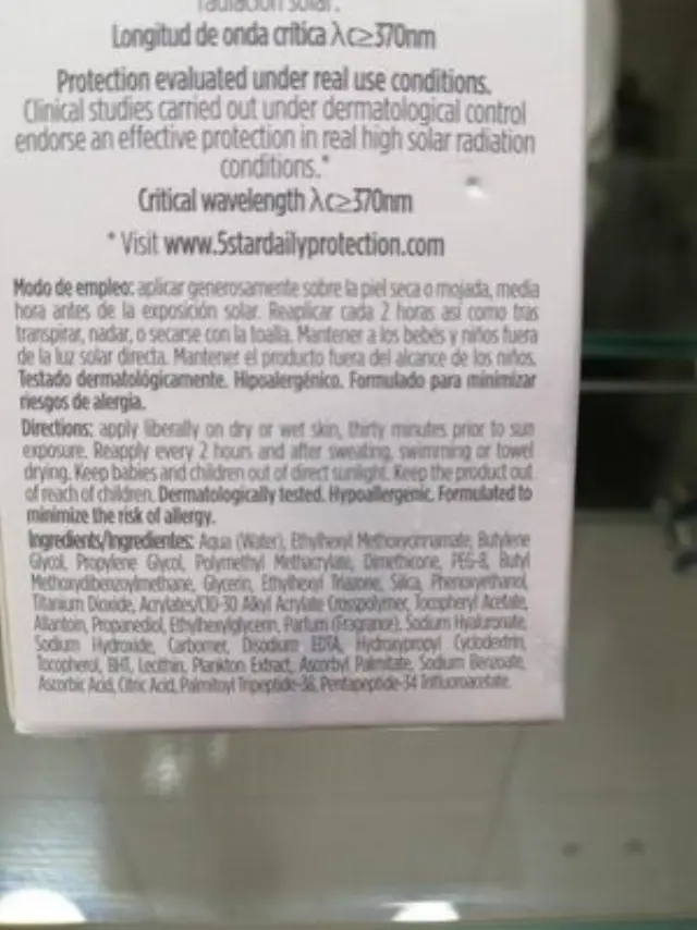 Isdin Foto Ultra Age Repair SPF50 Fusion Water 50ml 3