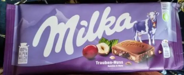Milka Σοκολάτα Raisins & Hazelnuts 100 gr