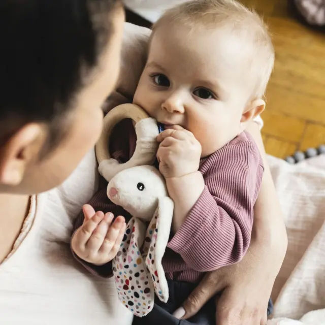 WHISBEAR ΜΑΣΗΤΙΚΟ ECO TEETHER BUNNY CREAM 3