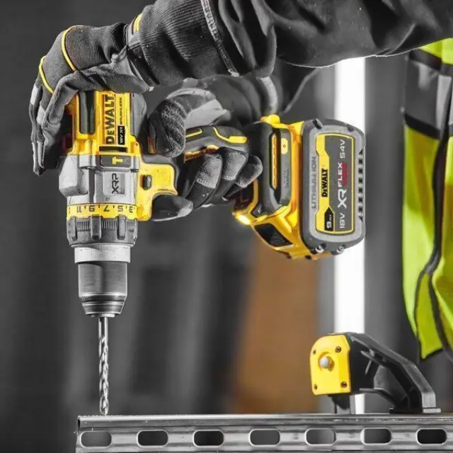 Dewalt DCD999X1 - Κρουστικό Δραπανοκατσάβιδο Μπαταρίας 18V XR Li-Ion με 1 Μπαταρία 9Ah (1x 9Ah) + Φορτιστή + Κλίπ ζώνης + Βαλίτσα 2