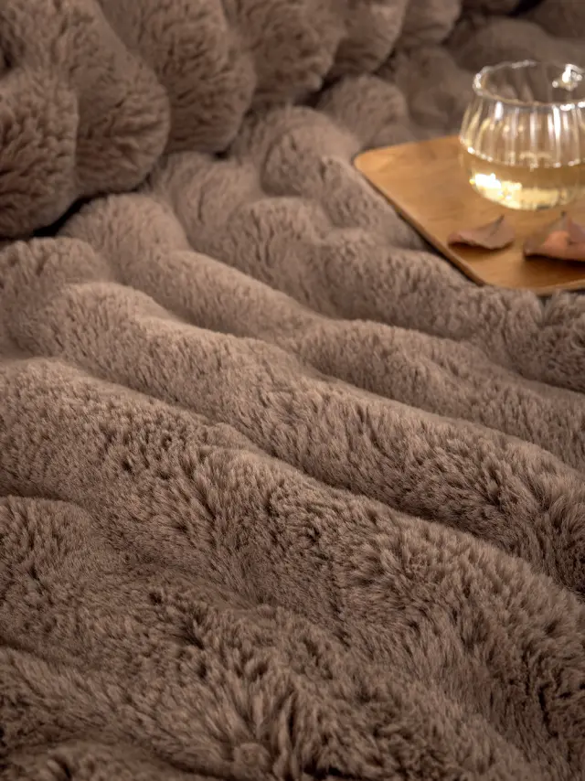 Κουβέρτα Γούνινη 220x240 Υπέρδιπλη 650gsm Heather Palamaiki 2 Brown Ecological Rabbit Fur 2