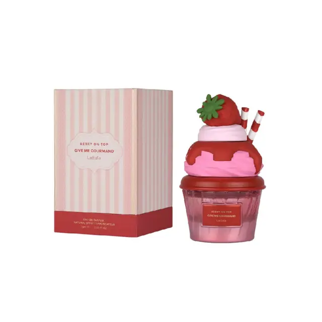 Lattafa Perfume Give Me Gourmand Berry on Top, Eau De Parfum, Αραβικό Γυναίκειο Άρωμα με Φρέσκια Φράουλα, Καραμελωμένη Ζάχαρη & Λευκά Άνθη 75ml