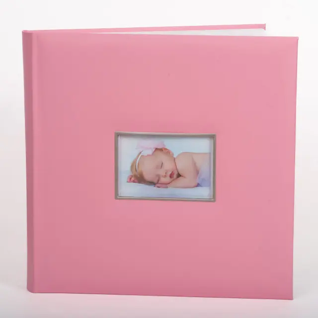 Άλμπουμ Ροζ δερματίνη metal frame 32X32cm με 80 λευκές σελίδες με ριζόχαρτα ,εξώφυλλο με κορνίζα για φωτογραφία, το άλμπουμ ειναι με κουτί