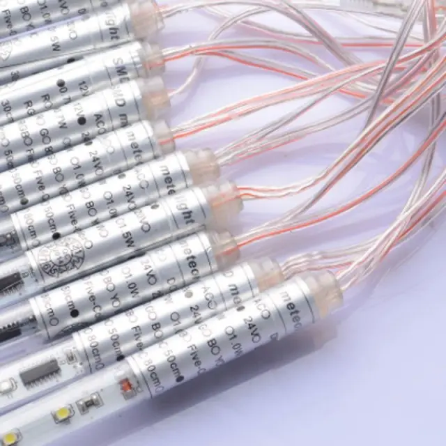 Χριστουγεννιάτικη LED Βροχή Μετεωριτών 8τμχ x 50cm Θερμός Φωτισμός - Σταγόνες Σταλακτίτες - Christmas fallnig rain 082349 2