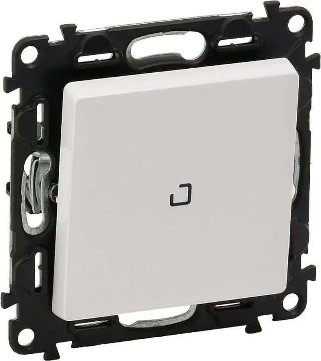 Intermediate Switch Valena Life Illuminated 10AX 250V White
