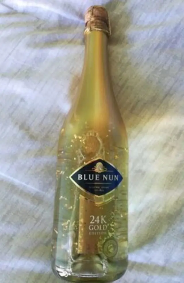 GOLD SPARKLING BLUE NUN 750ml