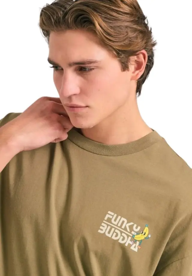 Funky Buddha ανδρικό oversized t-shirt με τύπωμα στην πλάτη FBM011-052-04-2 2