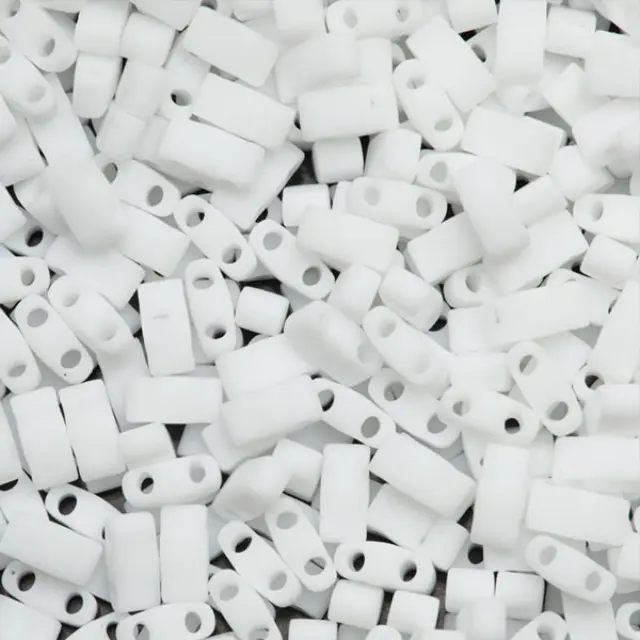 Χάντρα Miyuki Half Tila No402F Matte White ~7gr