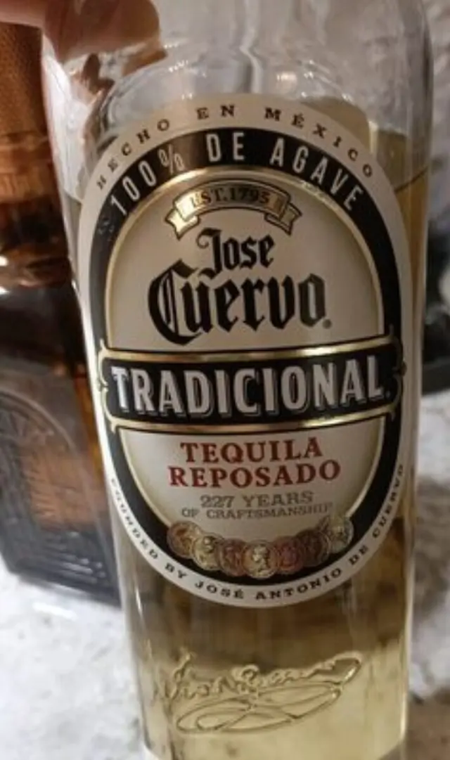 JOSE CUERVO TRADICIONAL REPOSADO 700ml