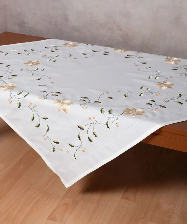 Χριστουγεννιάτικο τραπεζοκαρέ (135cm x 135cm) 189 - -