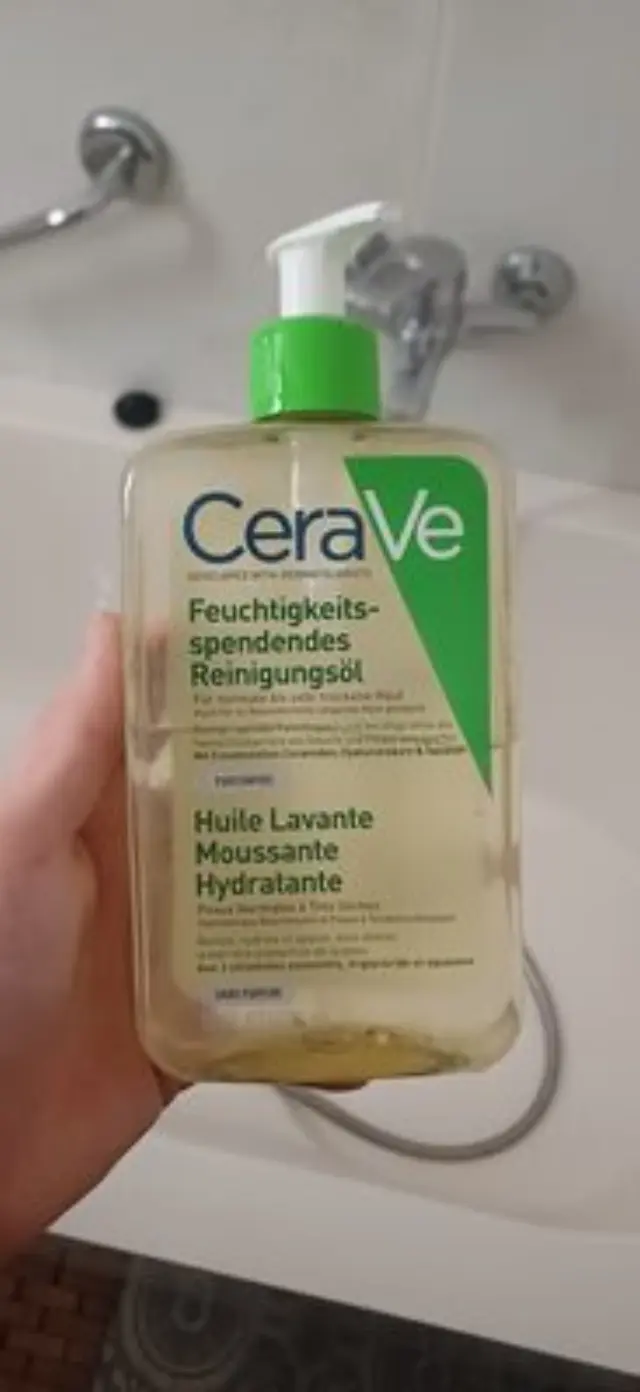 CeraVe Hydrating Foaming Cleansing Oil Λάδι Καθαρισμού για Ξηρά & Ευαίσθητα Δέρματα, 236ml