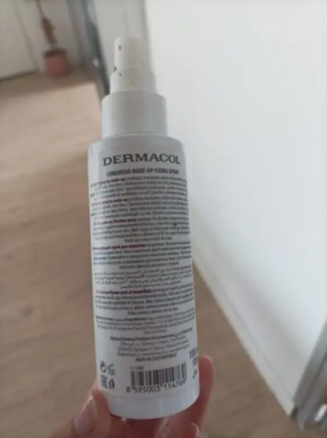 Dermacol Longwear Make-Up Fixing Spray Makeup Fixing Spray for unified and lightened skin 100 ml 2