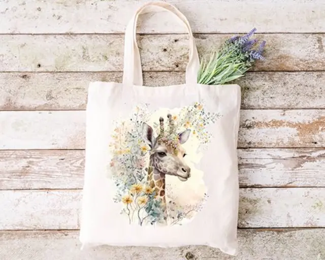 Τσάντα πάνινη υφασμάτινη με σχέδιο Boho art καμηλοπάρδαλη διαστάσεις: 38x40cm μαζί με τα χερούλια 38x70cm