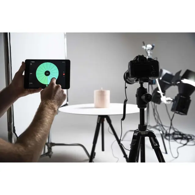 Syrp Genie Mini II - Product Turntable 3