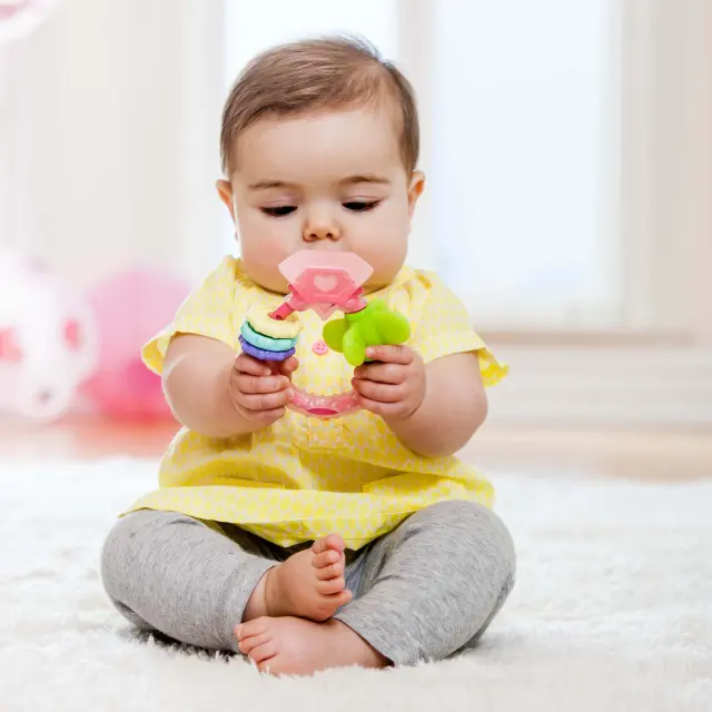 INFANTINO Chew & Play Ring Teether 3