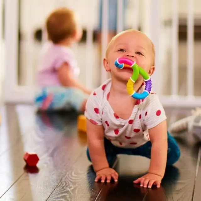 Munchkin Twisty Figure 8 Teether Toy (6m+) Κρίκος Oδοντοφυΐας 3