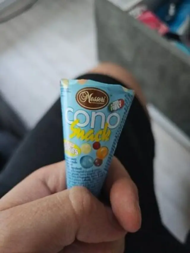Messori Χωνάκι γκοφρέτας με γέμιση Caramel και χρωματιστά μίνι κουφέτα 22gr