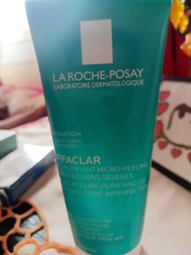 La Roche Posay Effaclar Μιcro-Peeling Purifying Gel Αφρώδες Gel Καθαρισμού Ενάντια σε Σοβαρές Ατέλειες & Έντονα Σημάδια, Κατάλληλο για Πρόσωπο & Σώμα, 200ml 2