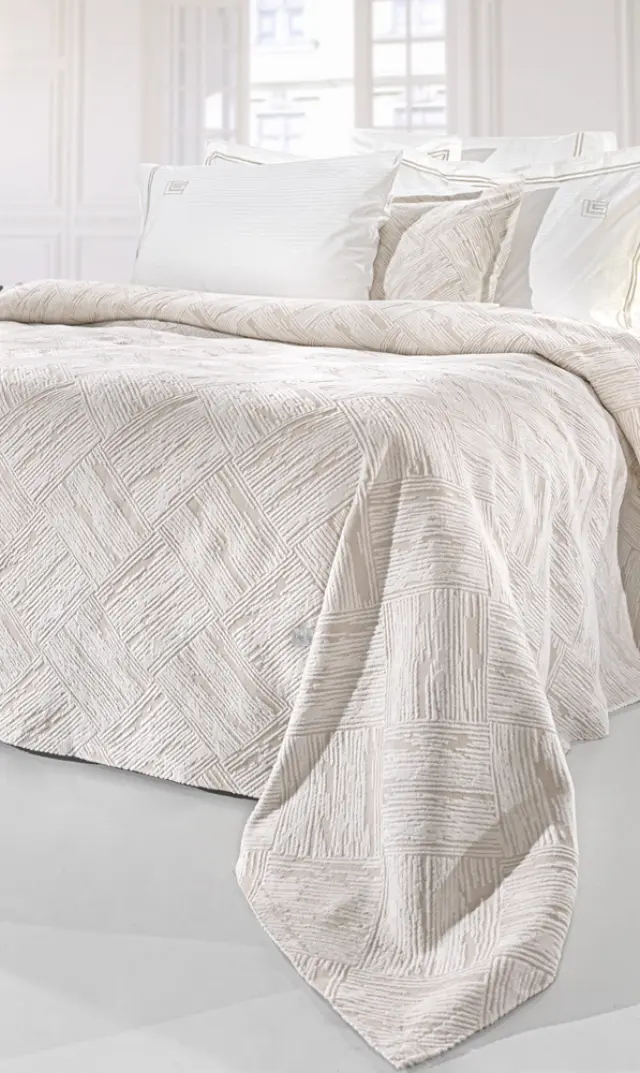 ΚΟΥΒΕΡΤΑ KING SIZE LUCID NATURAL 260X250 GUY LAROCHE 2