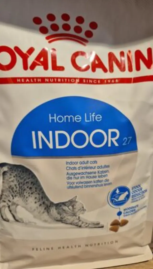 Royal Canin Home Life Indoor 27 cats dry food 2 kg Adult