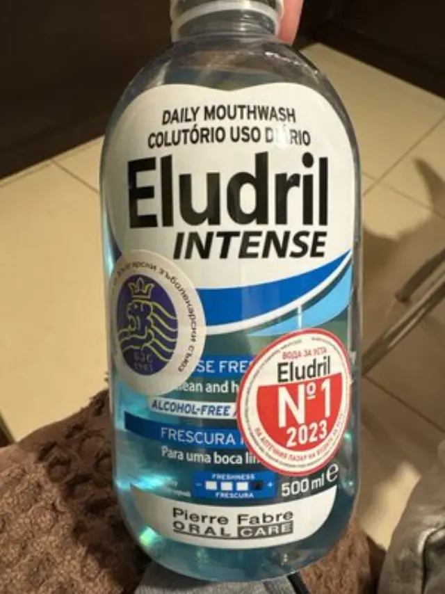 ELGYDIUM Eludril Intense Freshness Alcohol-Free Daily Mouthwash Στοματικό Διάλυμα Καθημερινής Χρήσης για την Καταπολέμιση Βακτηρίων με Αίσθηση Φρεσκάδας Χωρίς Αλκοόλ 500ml