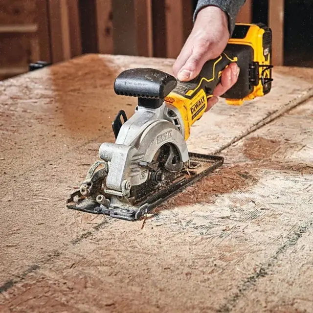 DeWalt DCS571N - Δισκοπρίονο Μπαταρίας Brushless Κόμπακτ 18V, 115mm (Χωρίς Μπαταρία και Φορτιστή) 3