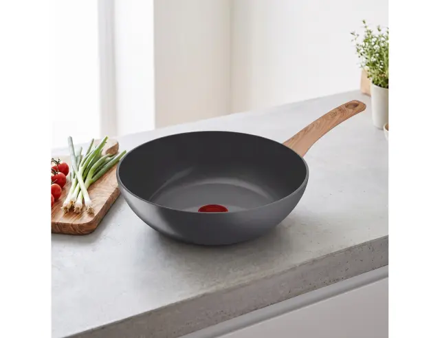 Τηγάνι Wok Tefal Renew με αντικολλητική επίστρωση και διάμετρο 28cm C4251913