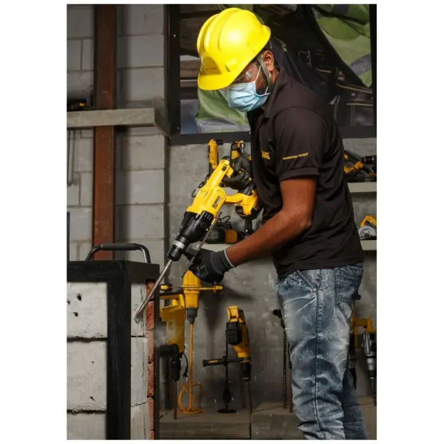 DeWalt DCH133M1 - Κρουστικό Πιστολέτο Μπαταρίας SDS Plus 18V σε Βαλίτσα Μεταφοράς με Φορτιστή και 1 Μπαταρία 4Ah (1x4Ah) 2