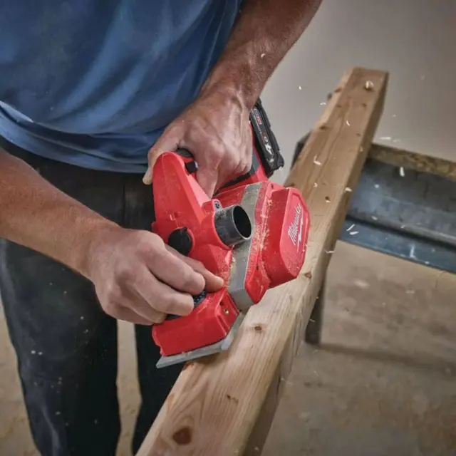 Milwaukee 4933451113 - Πλάνη Μπαταρίας με Πλάτος Πλάνης 82mm, M18 BP-0 MW με 2 Μπαταρίες 4.0Αh (2x 4.0Αh) + Φορτιστή σε Βαλίτσα Μεταφοράς 2