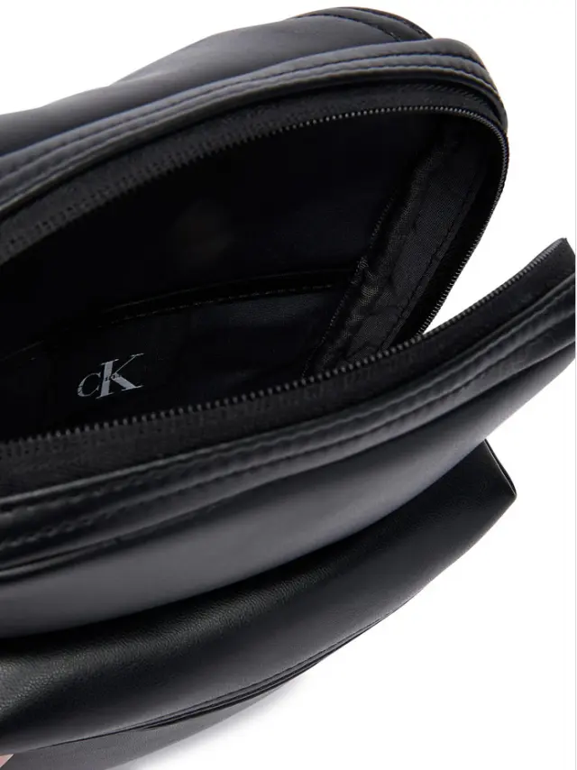 Calvin Klein Ανδρικό Μικρό Τσαντάκι Ώμου / Χιαστί Emblem AOP Deboss NS Sling Μαύρο 3