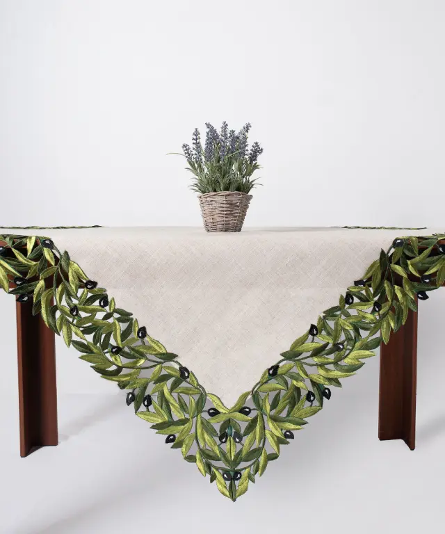 Τραπεζοκαρέ 2353 (135cm x 135cm) μαύρη ελιά - -