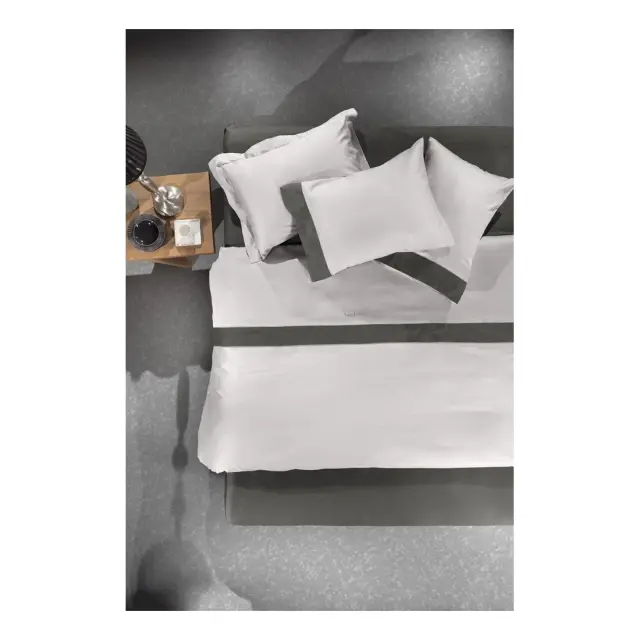 ΣΕΤ ΣΕΝΤΟΝΙΑ 4 ΤΕΜΑΧΙΩΝ (270×280) SILKY SILVER-ANTHRACITE (ΦΑΣΑ-ΑΖΟΥΡ) GUY LAROCHE