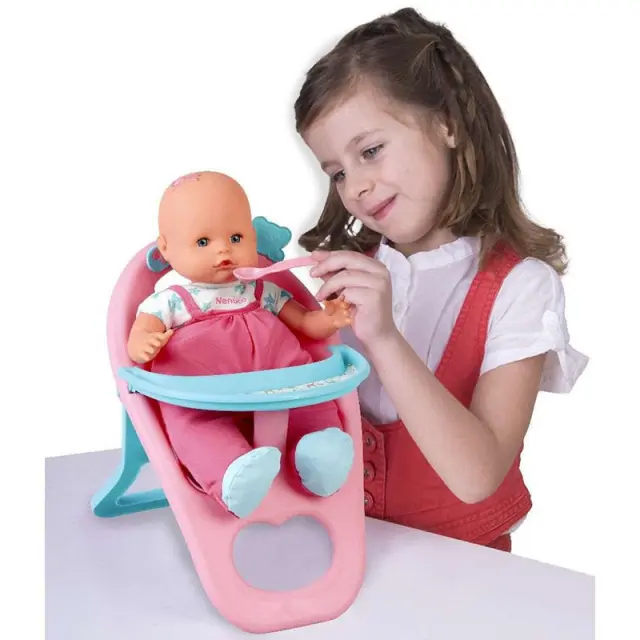 Κούκλα Nenuco Baby με καρεκλάκι φαγητού 2