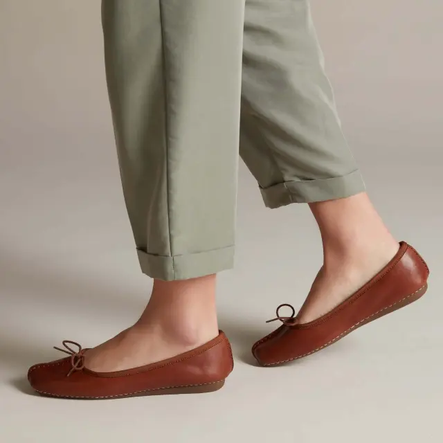 Clarks Freckle Ice Dark Tan Leather Dark Tan Leather - 42 3