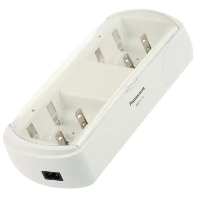 Φορτιστής Μπαταριών Panasonic BQ-CC15 Universal 4 Θέσεων και Αυτόματη Αναγνώριση Πλήρους Φόρτισης. Γρήγορη Φόρτιση 6 Ωρών Συμβατός με Μπαταρίες AA/AAA/C/D/9V 2