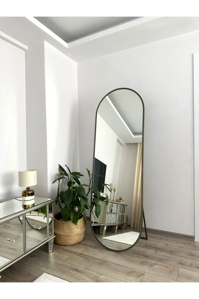 Stewehome Μεταλλικός καθρέφτης δαπέδου με ελλειπτική μορφή και παλαιωμένη εμφάνιση Πολύχρωμο 180x60x1.5 cm